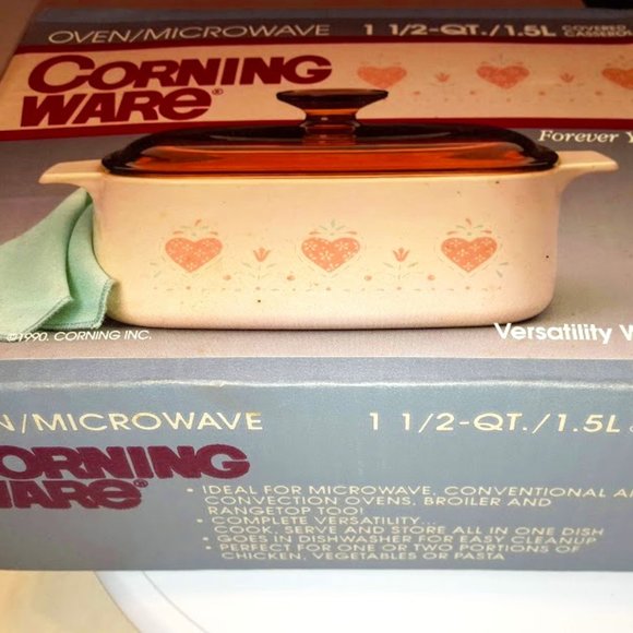 VINTAGE CORNINGWARE/NEW IN BOX!! FOREVER YOURS 1.5-quart Heart Dish w/lid - Picture 2 of 13